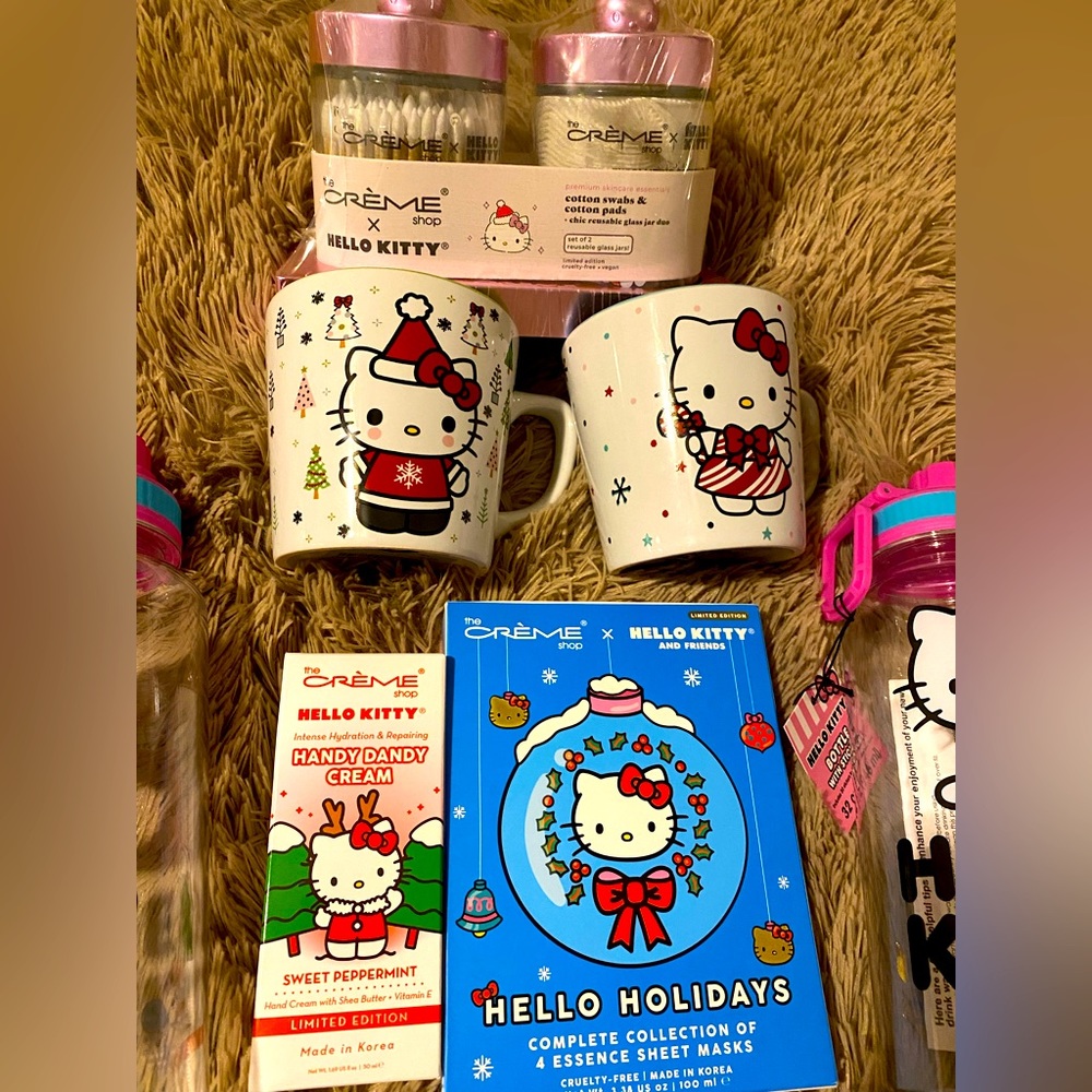 Hello kitty Crème shop and Christmas mugs!